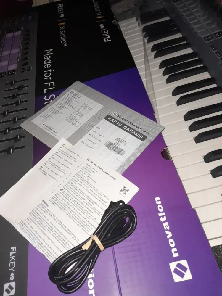 JUAL RUGI NOVATION FLKEY 49 MIDI KEYBOARD