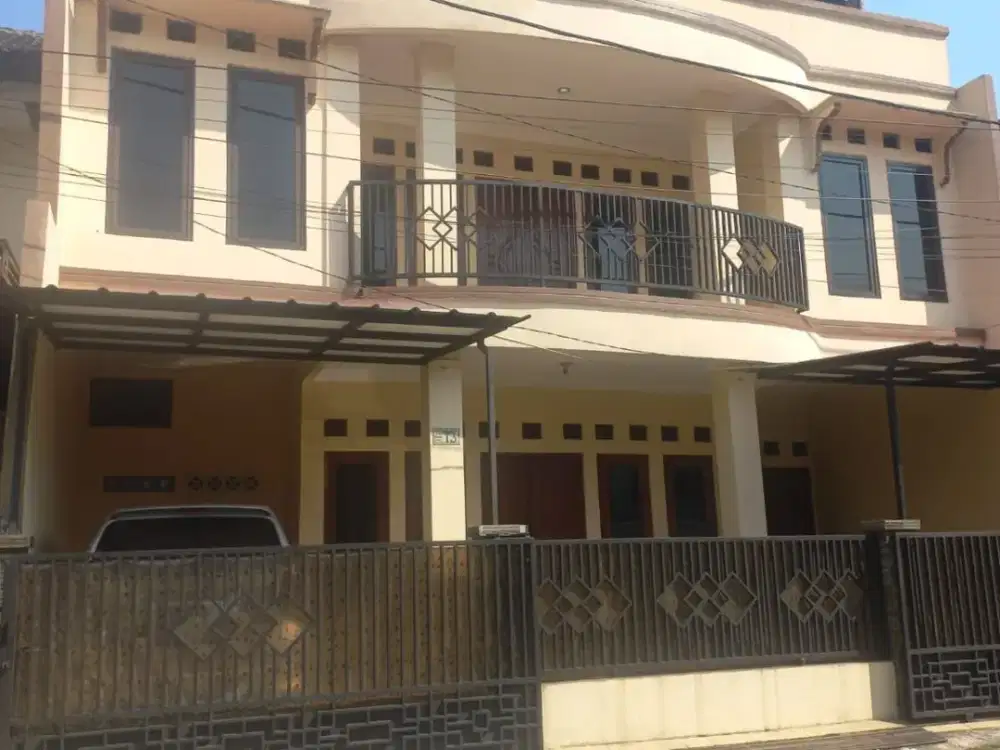 DIJUAL RUMAH 3 LANTAI BAGUS SEMI FURNIS HARGA NEGO CIBINONG BOGOR BO156