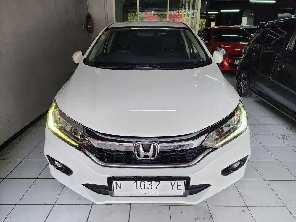 HONDA NEW CITY 1.5 E MATIC SEDAN FACELIFT 2018 PUTIH SURABAYA