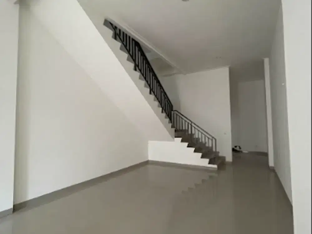 DISEWA RUKO OSAKA PIK2 HADAP 2 MUKA SIAP PAKAI UNTUK KOMERSIL