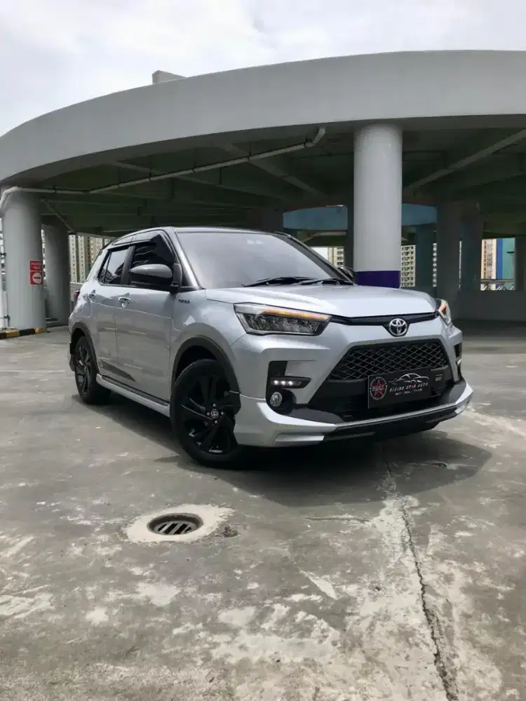 Km 11rb Toyota Raize 1.0 GR TSS Automatik Th 2023 Silver Like New!!