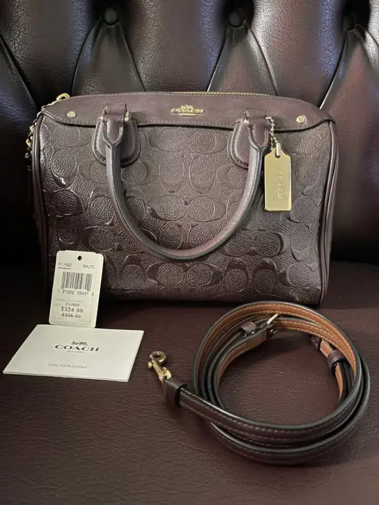 Coach mini bennett signature emboss oxblood sz 24cm