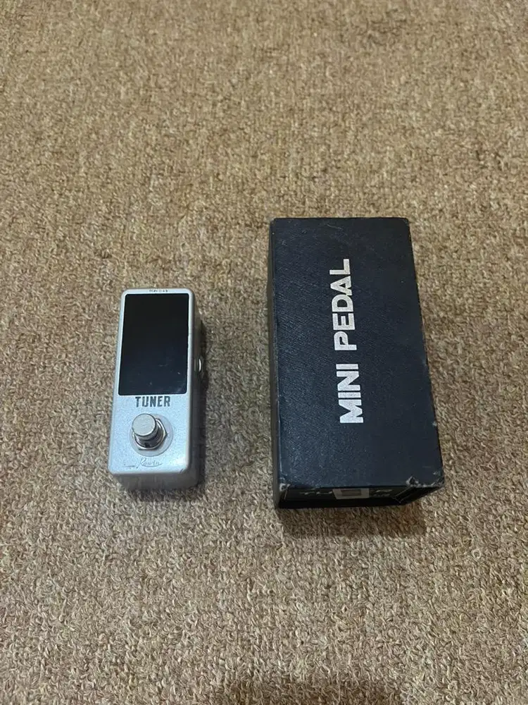Rowin Tuner efek gitar pedal
