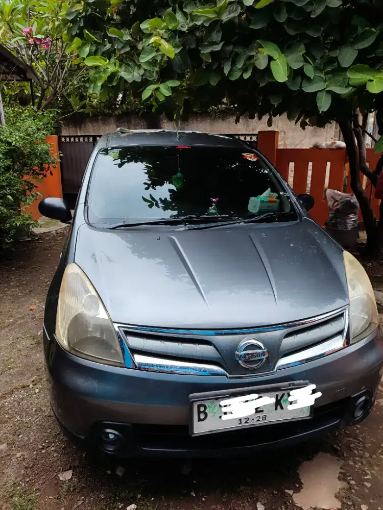 JUAL SANTAI GRAND LIVINA THN 2011 PAJAK HIDUP SS LENGKAP 62 JUTA