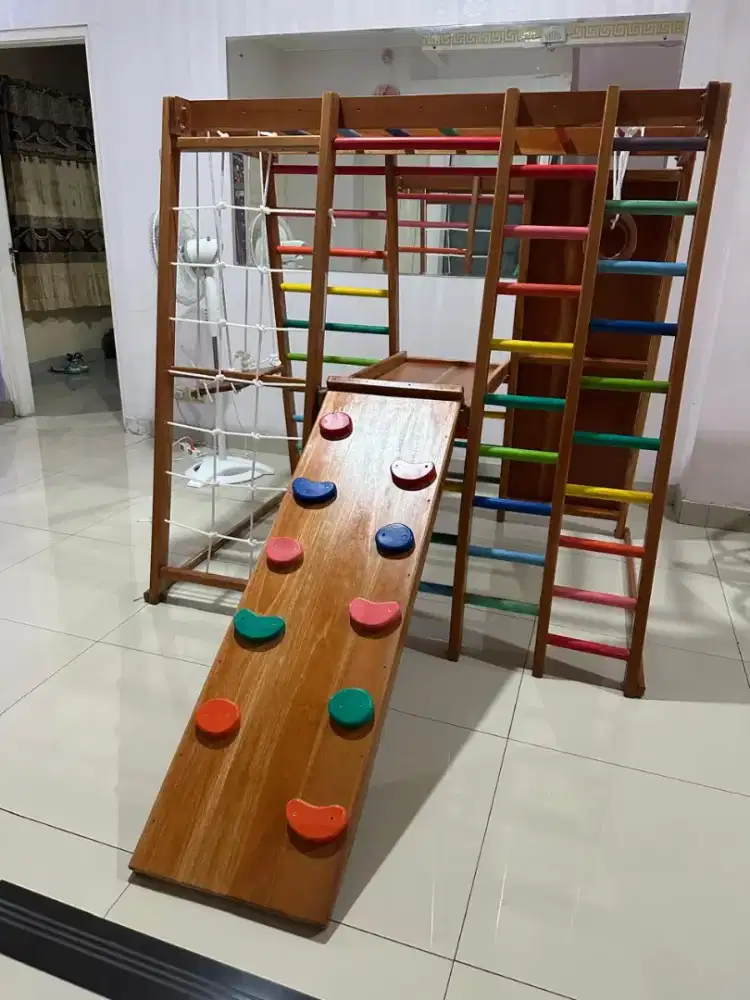 Mainan Brakiasi - Panjatan Anak - Bekas