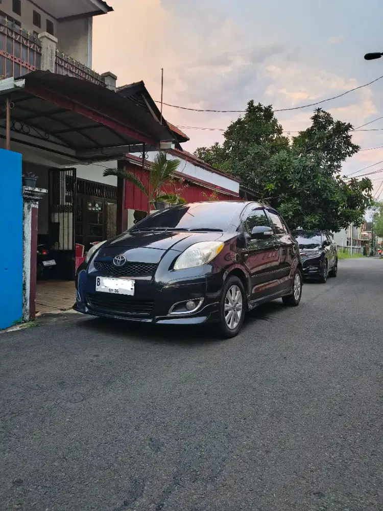 Toyota Yaris S Limited 2011