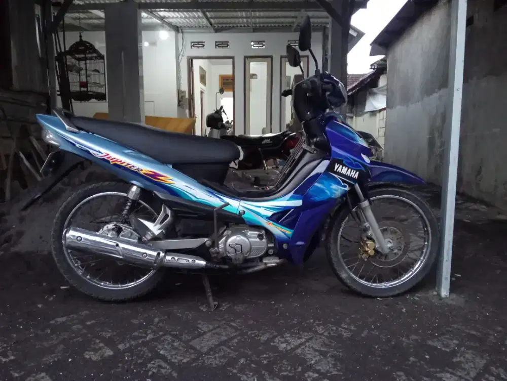 Yamaha Jupiter 2004 masih baik