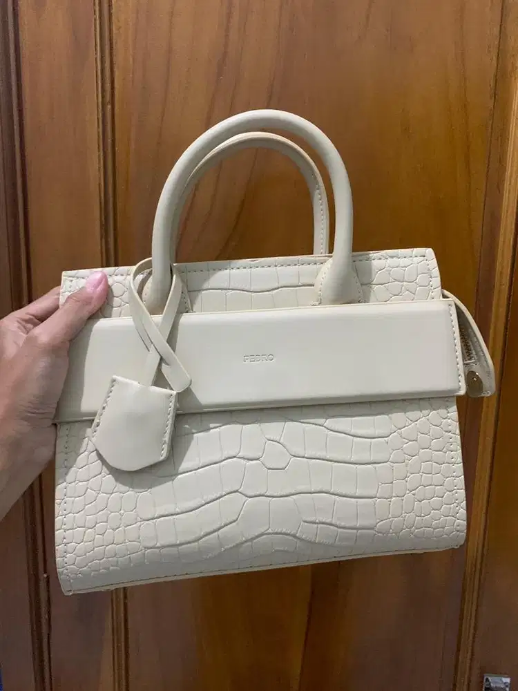 Tas merk pedro ada tali panjang