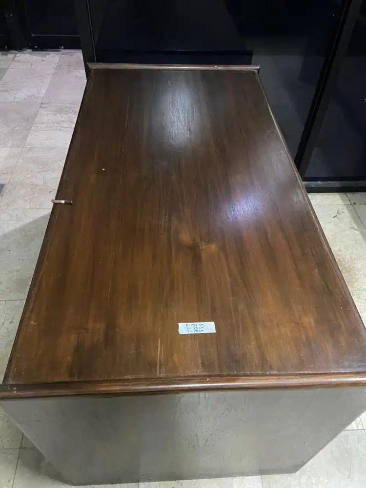 Meja bekas panjang 142 cm