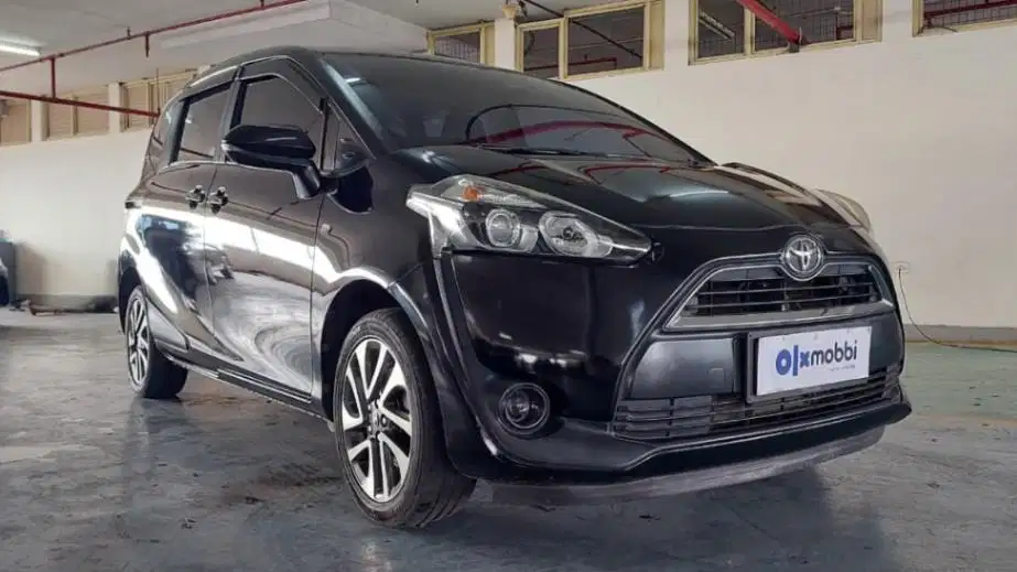 Pajak Panjang TDP 8JT Toyota Sienta 1.5 V Bensin-AT 2017 Hitam