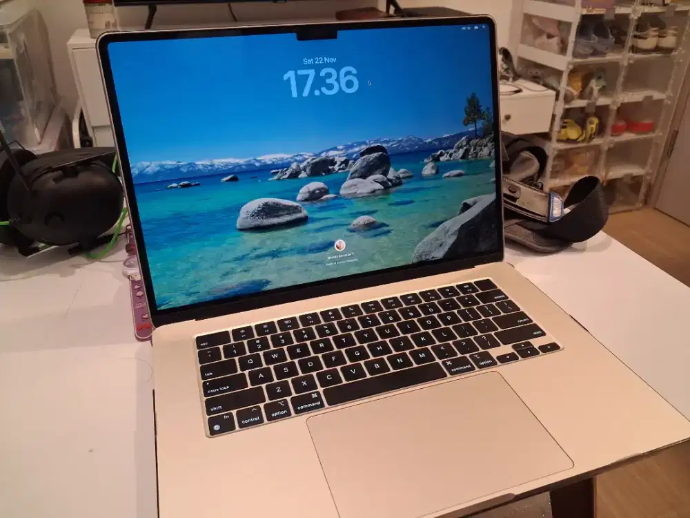 Macbook Air 15inch 8/256GB Gold (bonus magic mouse)