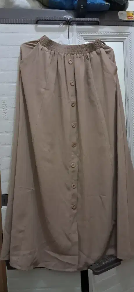 Rok cream baru, g pernah dipakai