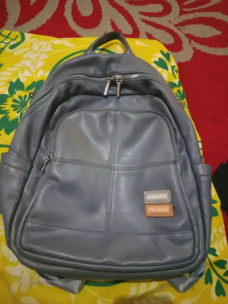 1 tas kerja wanita bermerk