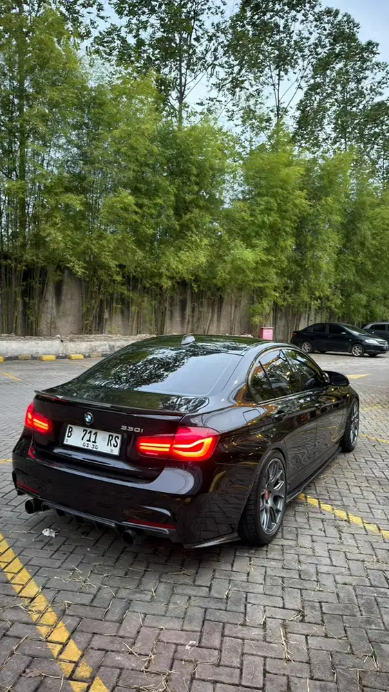 BMW 330i 2019 Bensin