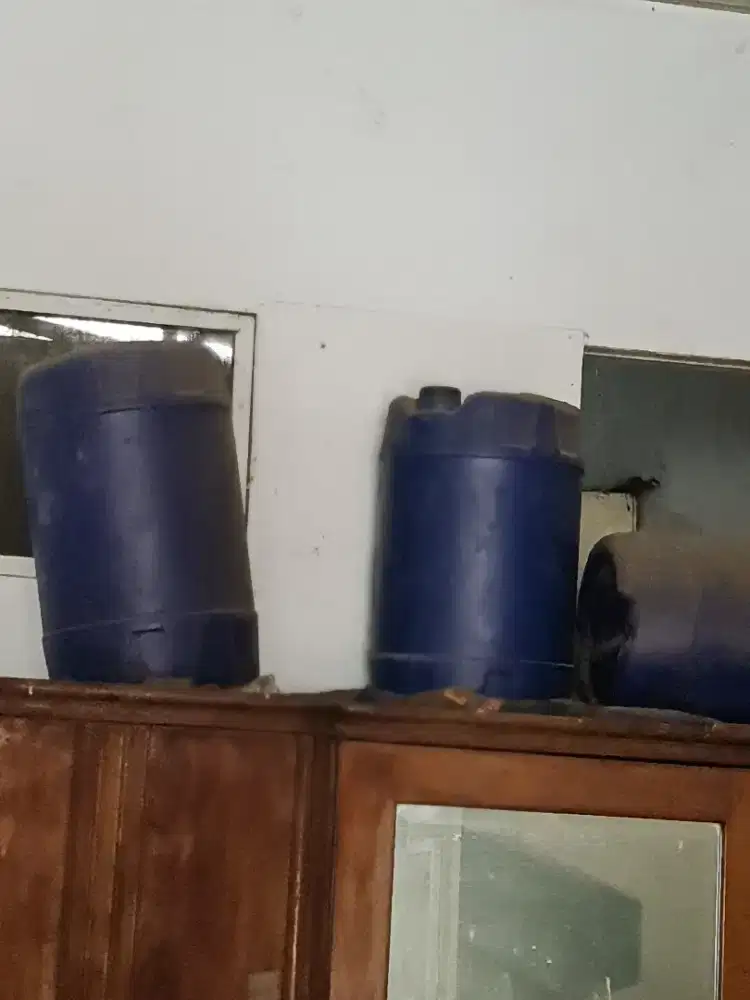 Jerigen tempat air bisa 27 lt