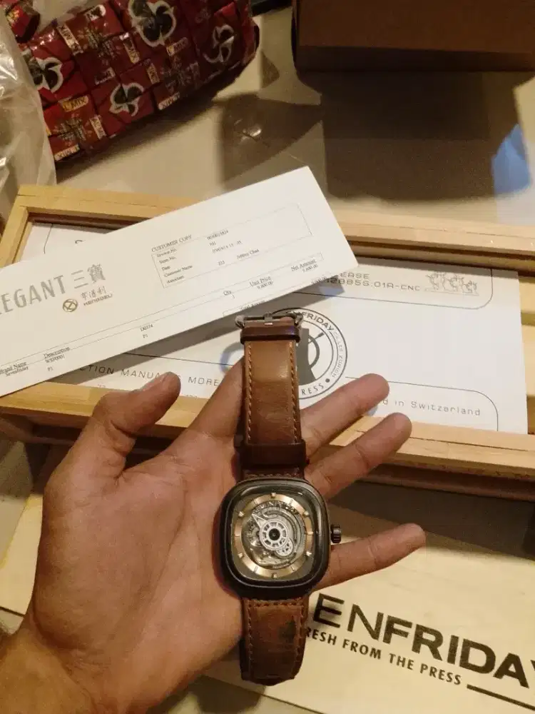 JAM TANGAN SEVENFRIDAY