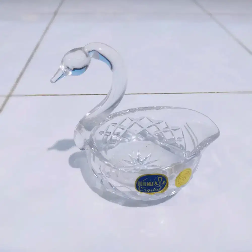Vintage bohemia chrystal swan design