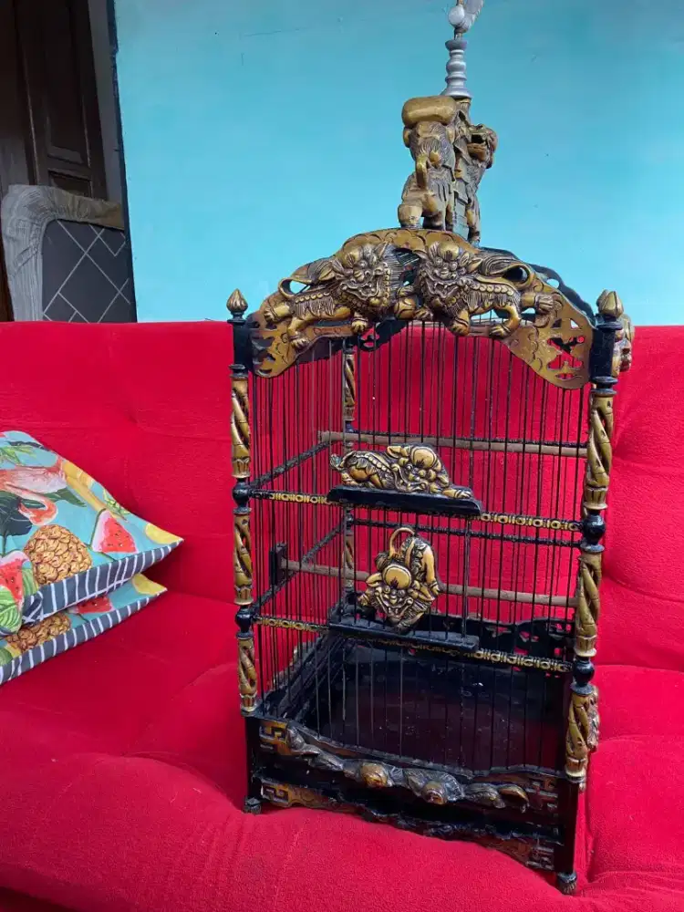 Sangkar naga ukir