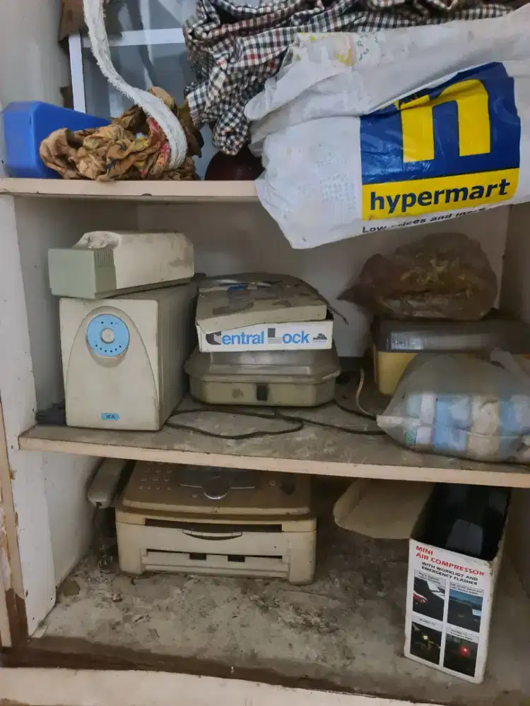 Ups & mesin fax jadul dalam ada aki nya