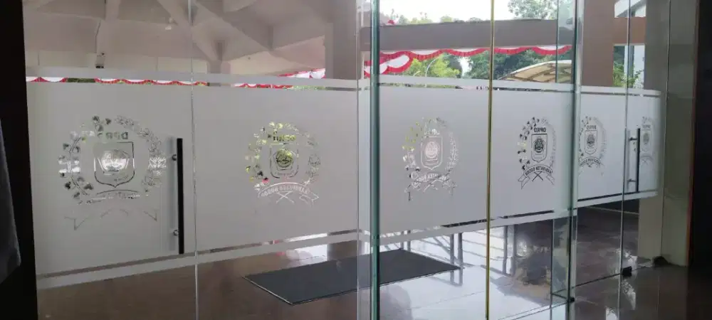 Sticker Gedung , Agen dan Distributor pemasangan Sticker kaca