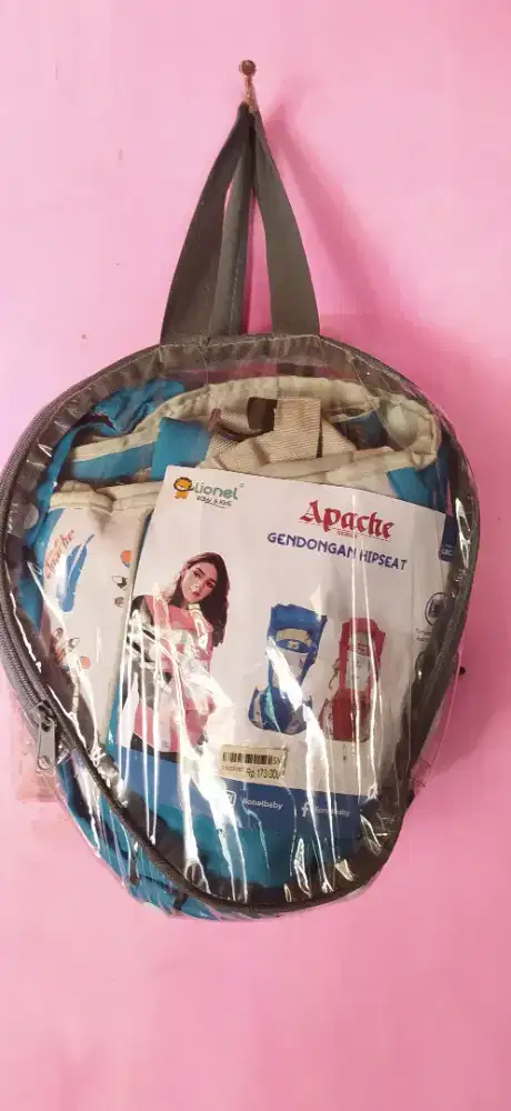 Gendongan bayi baru sekali pakai