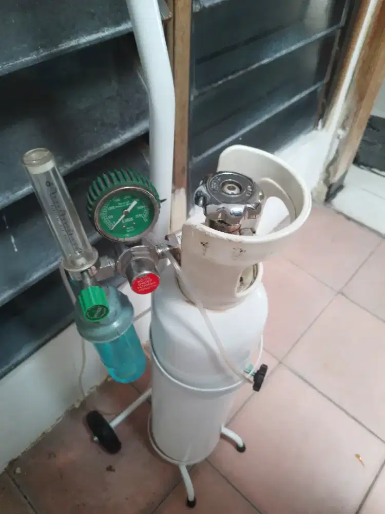 Tabung oksigen, troly, selang regulator