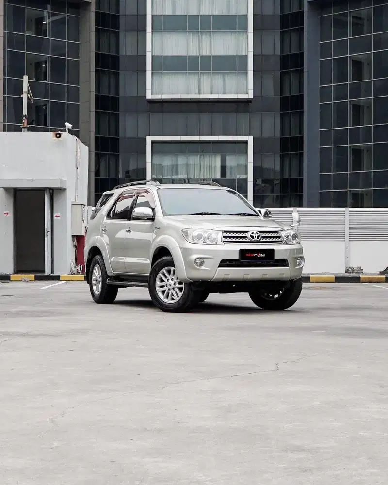 TOYOTA FORTUNER 2.7 G AT 2010