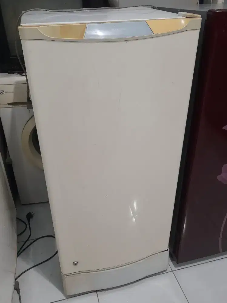 Kulkas 1 Pintu National