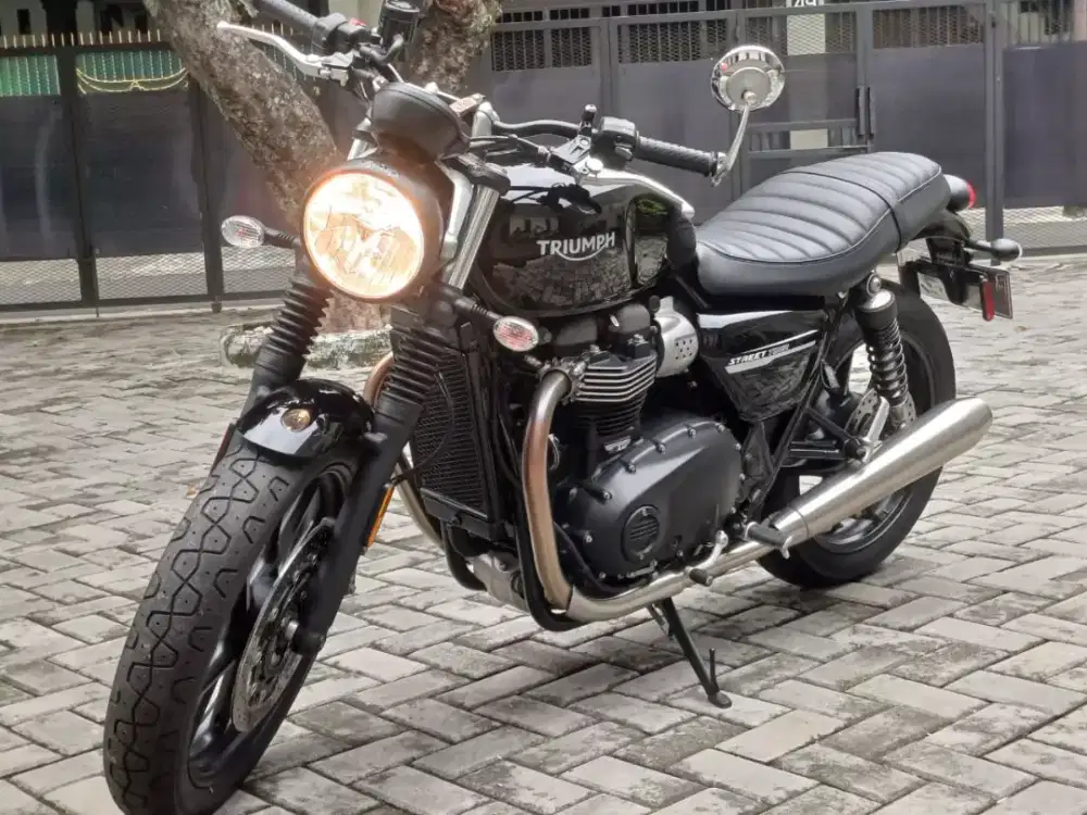 Triumph Street Twin 900