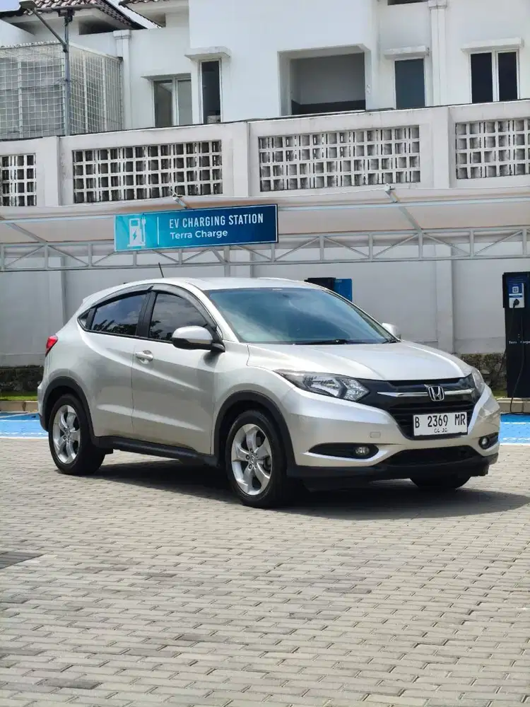 [Dijual Cepat] Honda HR-V 1.5 S CVT 2015 Terawat LOW KM Siap Pakai