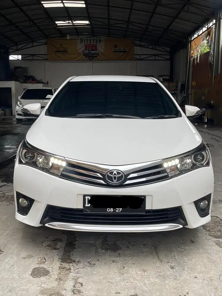 Toyota Corolla Altis 1.8 V 2014 Putih – Tipe Tertinggi
