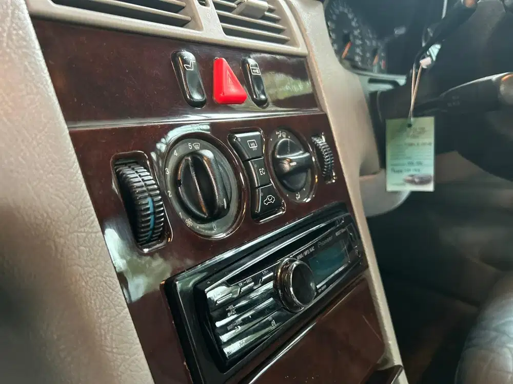 Mercedes-Benz E320 1997 Bensin
