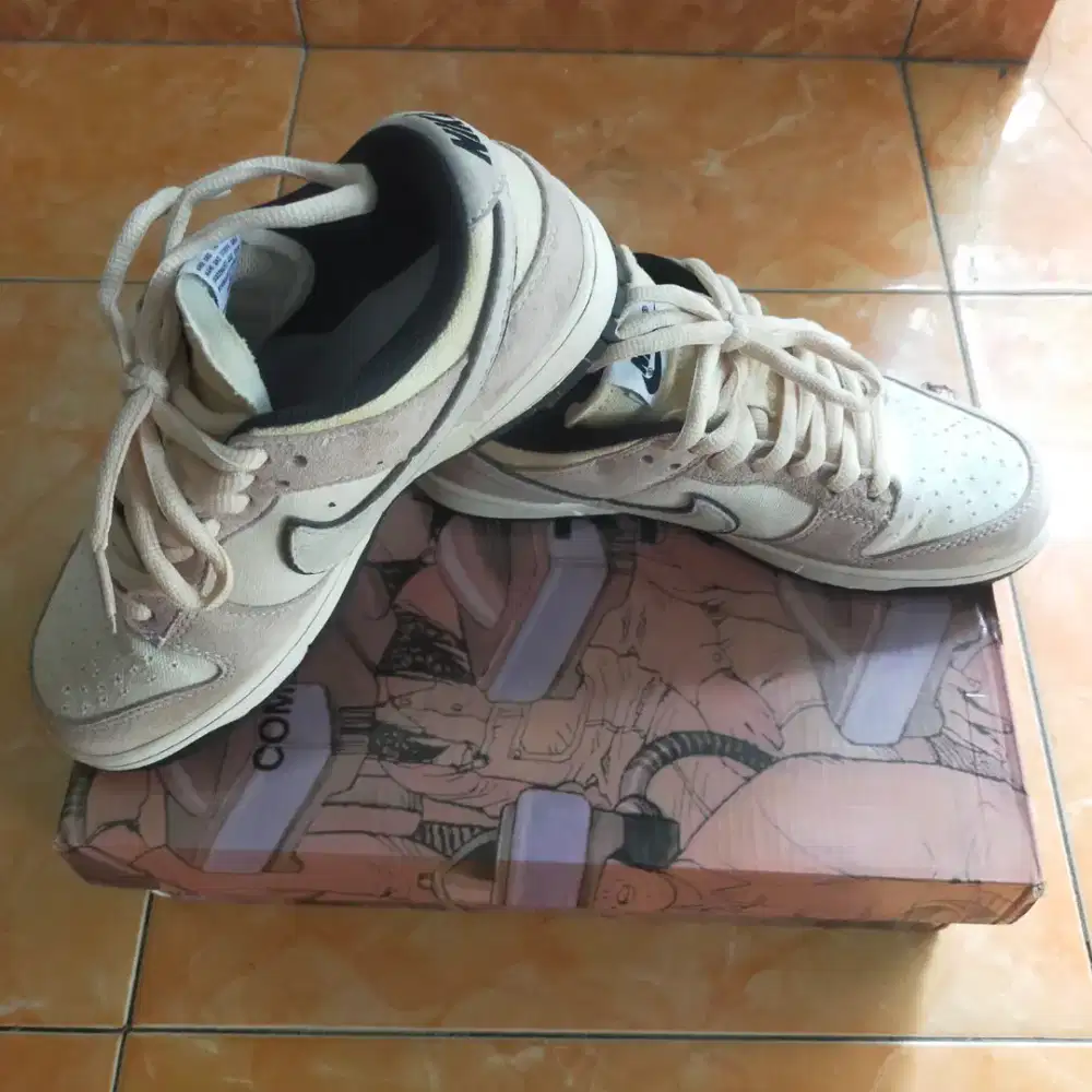 Sepatu Nike SB dunk low .,modis cewek ukuran 36,5,,insole 23