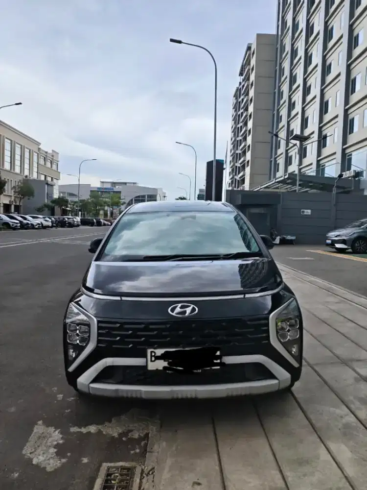 Hyundai Stargazer 1.5 A/T Prime Hitam