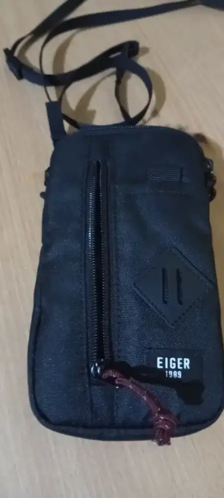 Dompet HP Neck Eiger