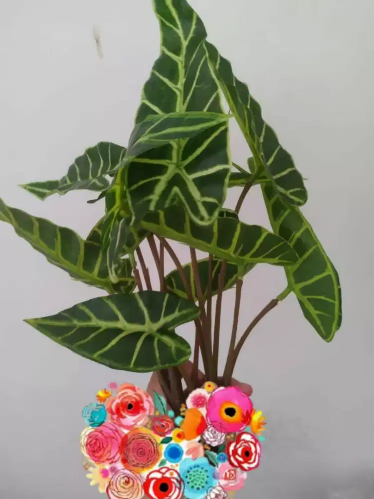 Hiasan daun palsu kosongkan lemari