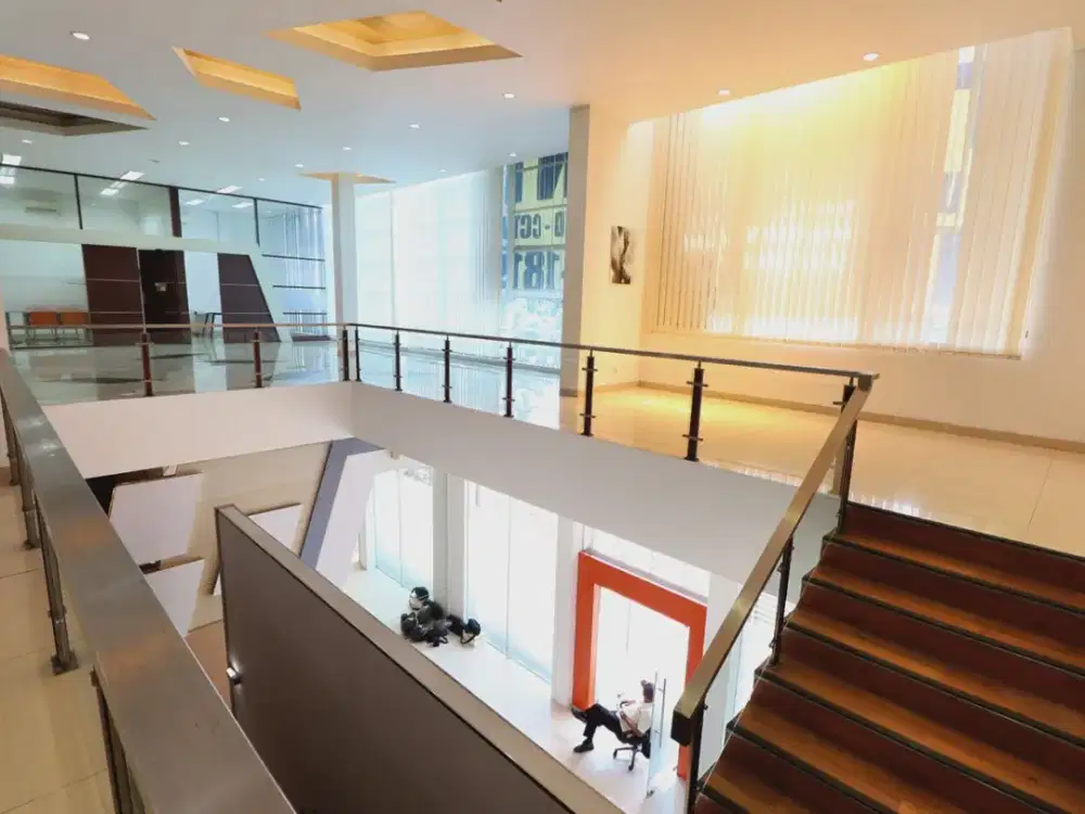Ruang Kantor 2 Lantai Siap Pakai di Maindroad BKR Bandung