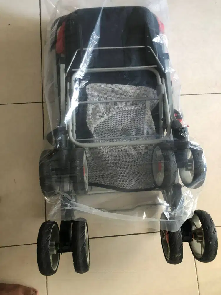 Stroller roda 3 dan roda 4(Bekas seperti barru)