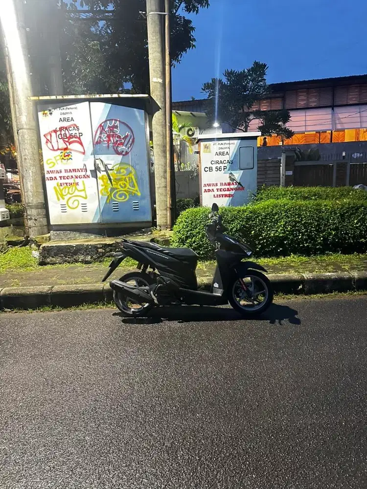 Vario 150 tahun 2017 black