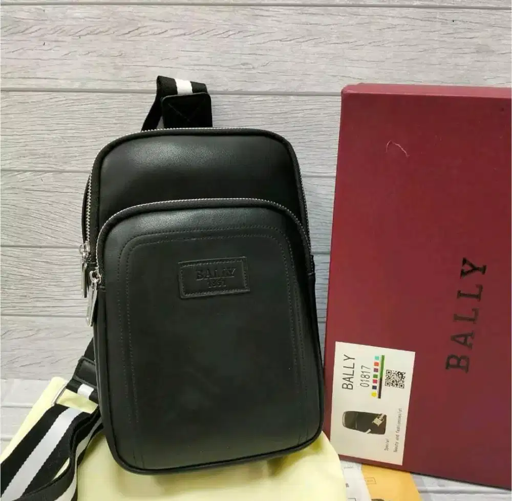 Tas Bally selempang pria slingbag black