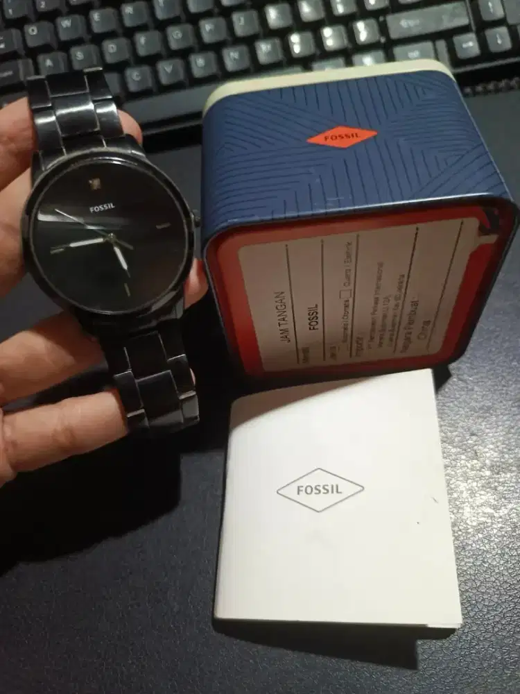 Jam tangan pria merek fossil