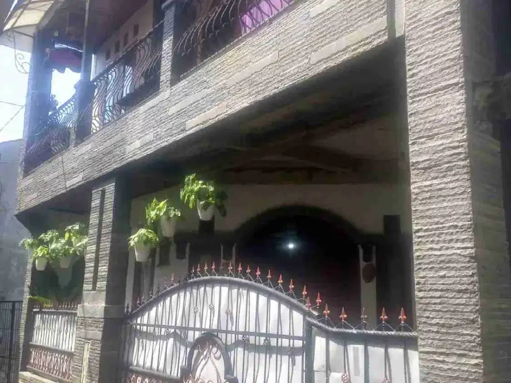 jual rumah 2 lantai secondary full furnished jl abdurahman