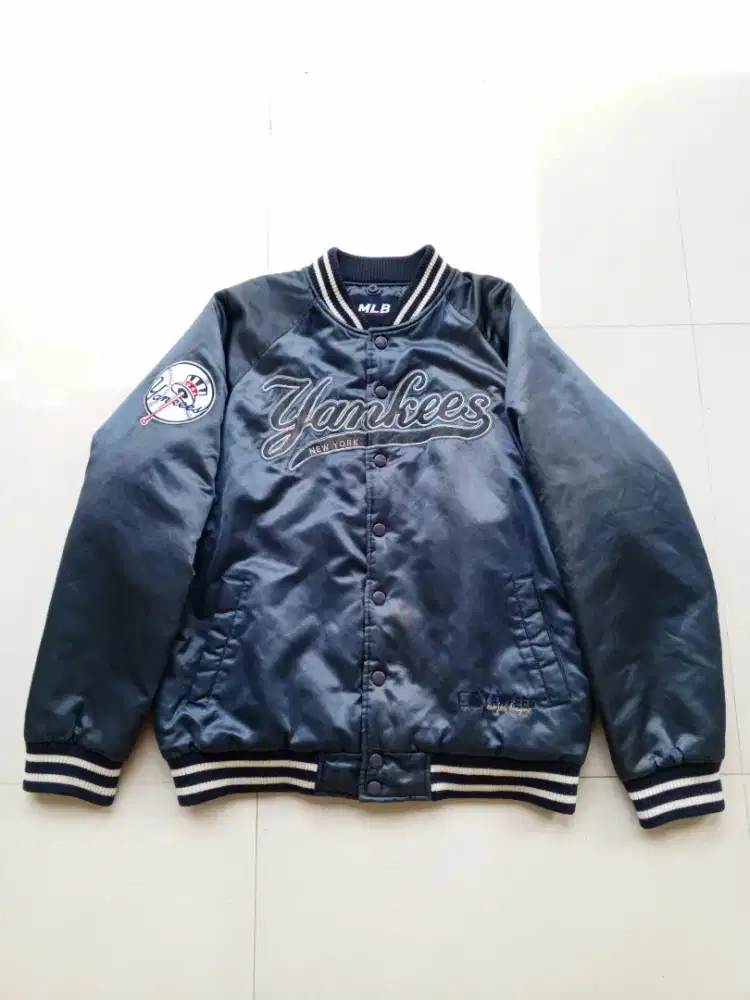 Jaket tebal MLB