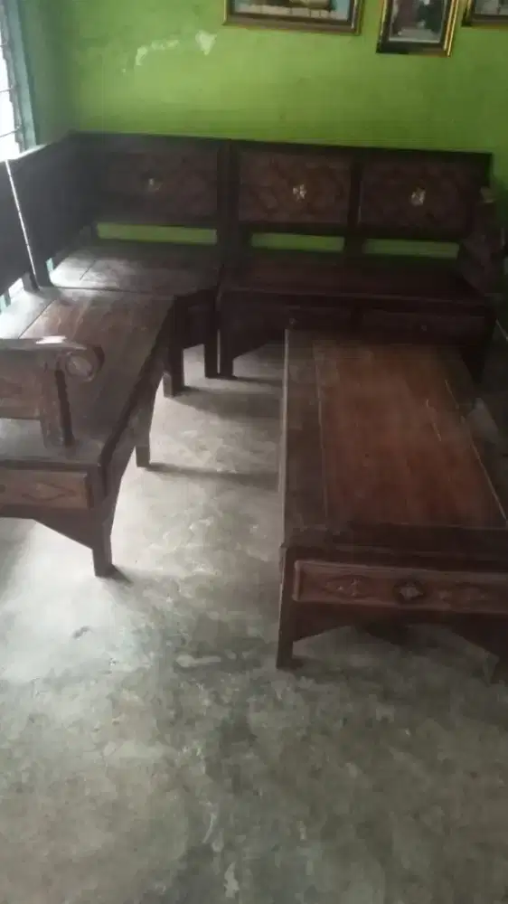 Kursi kayu minimalis