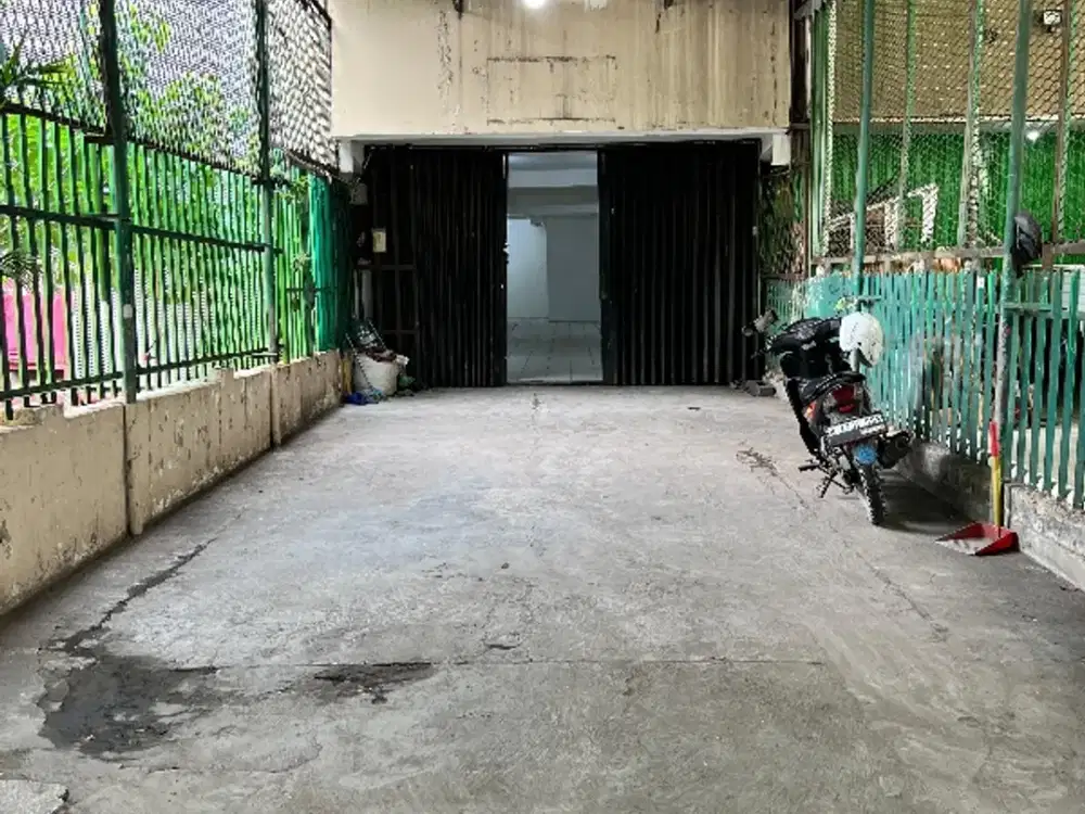 Sewa Ruko Pangeran Jayakarta 3 lantai terawat Jalanan Lebar Siap Pakai Pinggir Jalan Raya