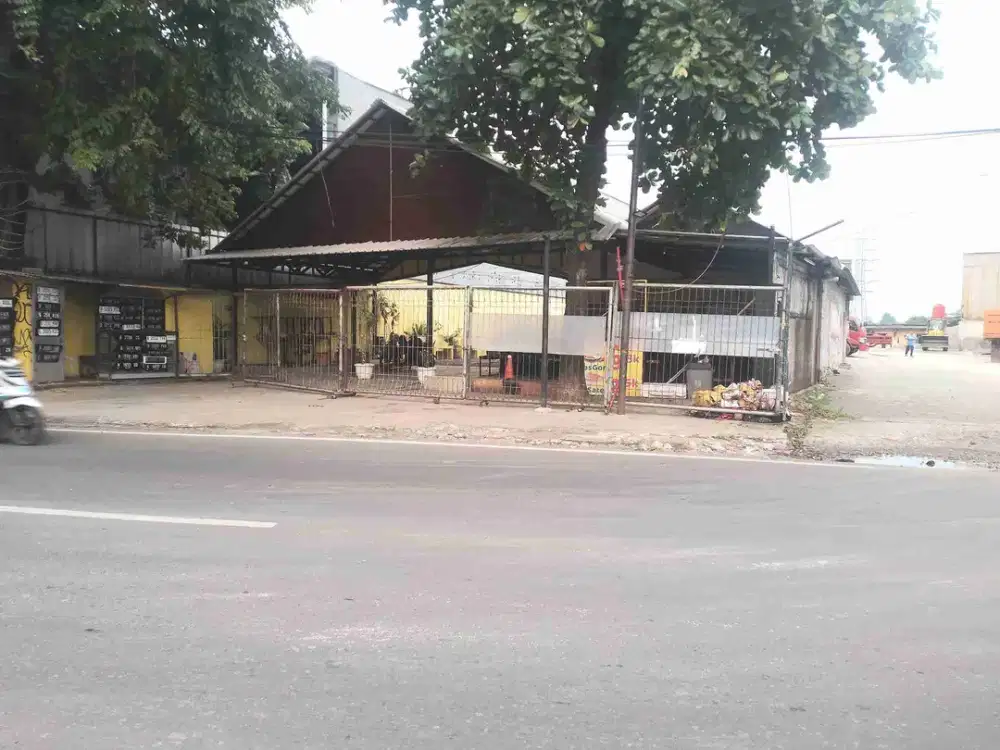 Gedung Ex Restaurant Siap Usaha Lokasi Strategis di jalan utama  Hasyim ashari