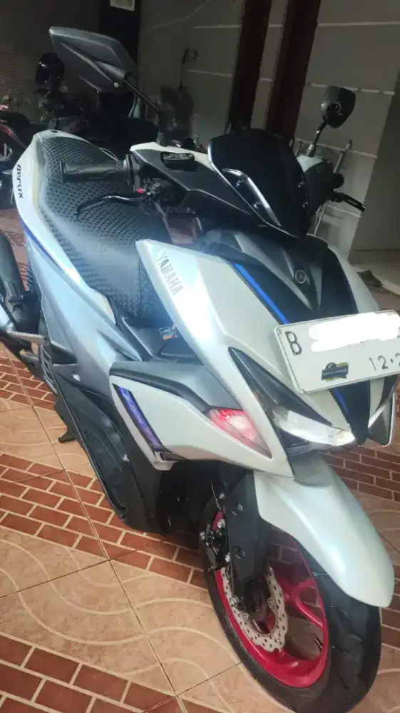 DIJUAL Motor Aerox R Silver
