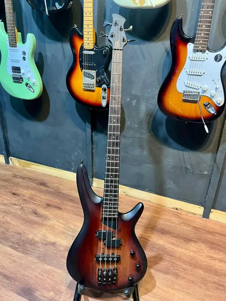 Bass Gillmore GB150 4 String