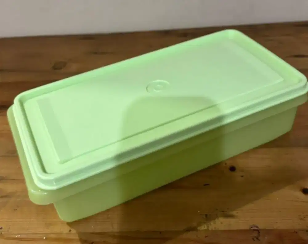 Tupperware kotak penyimpanan