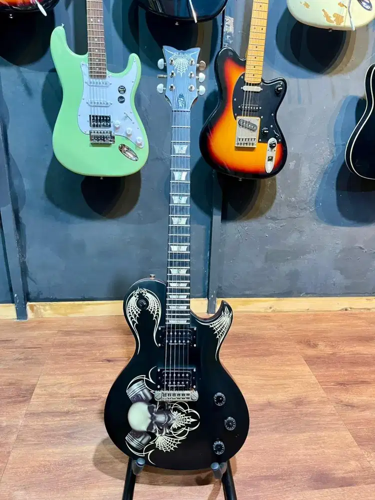 Schecter Jerry Horton Candy Apple Red Satin Black Top